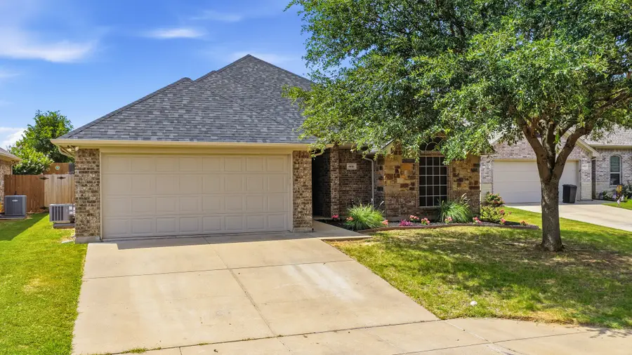 4416 Logan Circle, Granbury, TX 76049 - #2