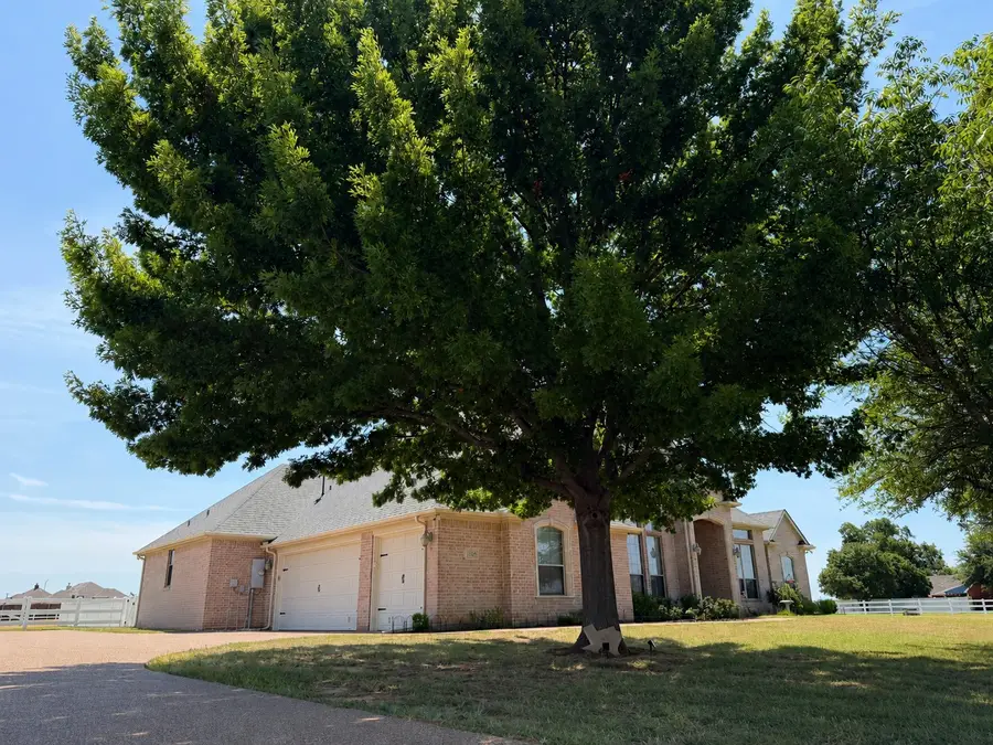 1009 Summerlin Drive, Granbury, TX 76048 - #3