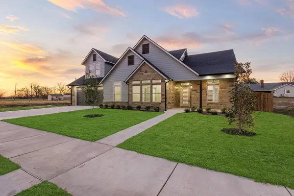 512 Bandera Drive, Howe, TX 75459