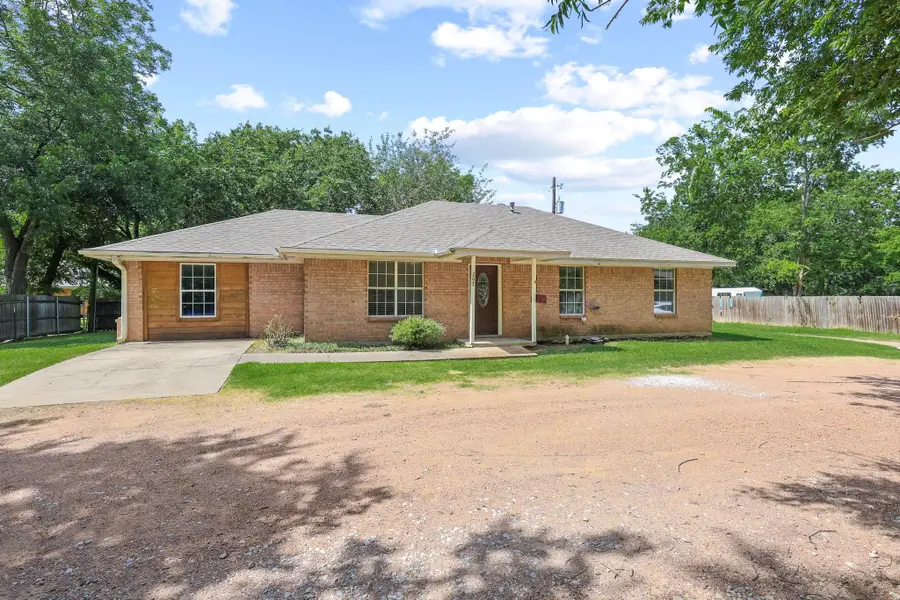 207 W South Street, Whitesboro, TX 76273 - #3