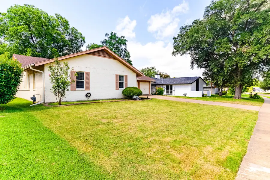 1106 Coronet Street, Irving, TX 75062 - #3