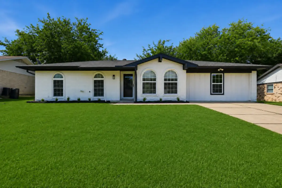318 NE Michael Drive, Burleson, TX 76028 - #1