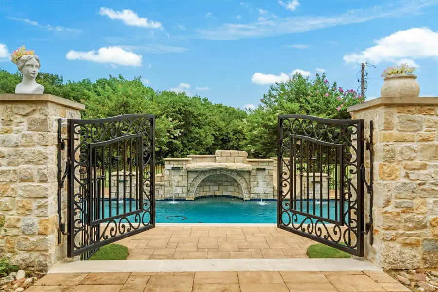 4101 Howard Road, Waxahachie, TX 75165 - #2