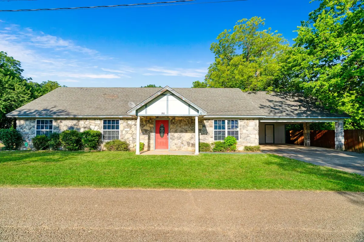 107 S 10, Hugo, OK 74743 - #1
