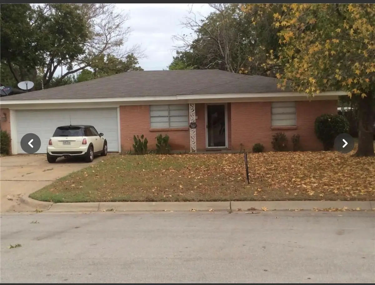 107 SE Harris Street, Burleson, TX 76028 - #1