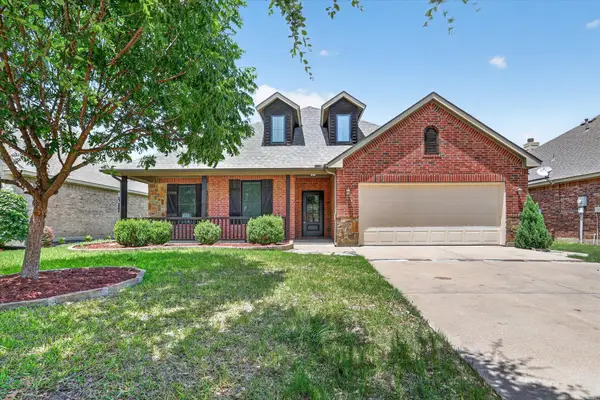 504 Castlebrook Court, Saginaw, TX 76179