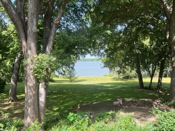 3101 W Oak Shores Drive, Cross Roads, TX 76227