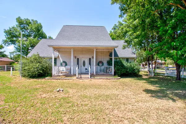 503 Sherman Street, Tioga, TX 76271