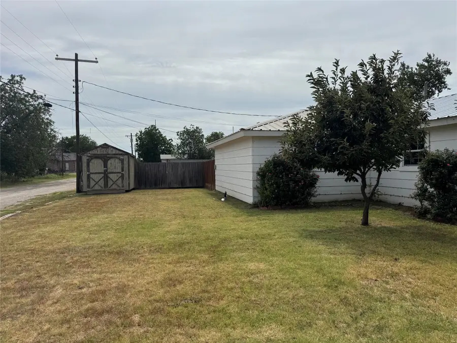 701 NE 3rd Street, Knox City, TX 79529 - #2