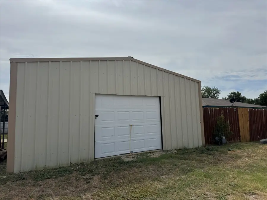 701 NE 3rd Street, Knox City, TX 79529 - #3