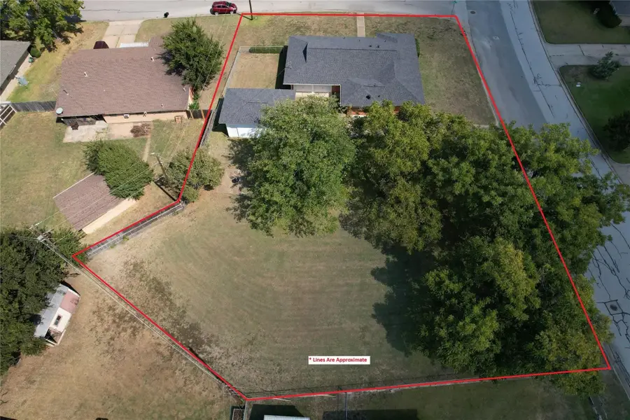 240 Smith Street, Burleson, TX 76028 - #2