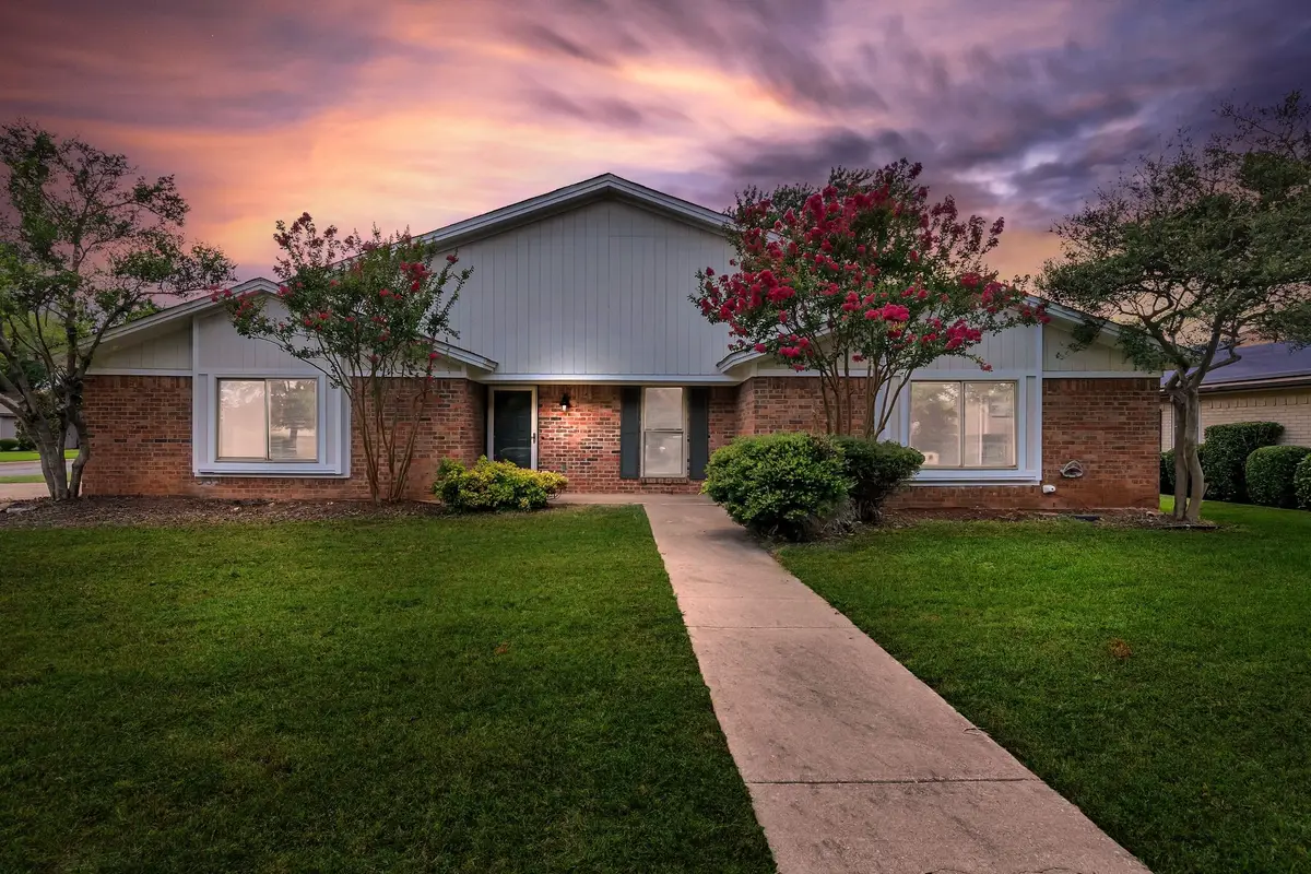 5501 Wood View Street, North Richland Hills, TX 76180 - #1