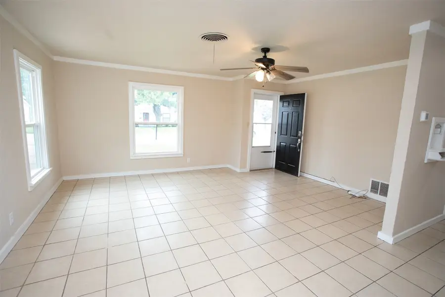 310 Colorado Avenue, Graham, TX 76450 - #2