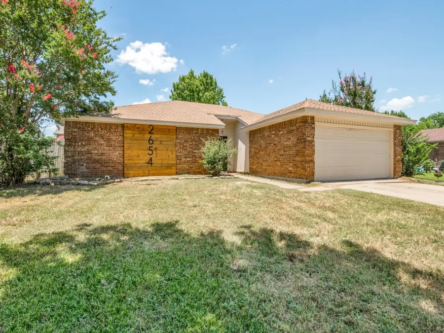 2654 Carrington Lane, Grand Prairie, TX 75052 - #3