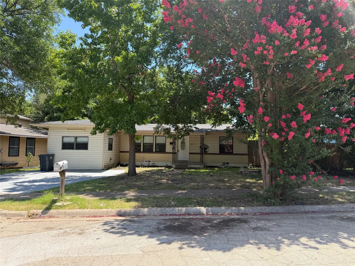 2005 Huntington Drive, Arlington, TX 76010 - #1