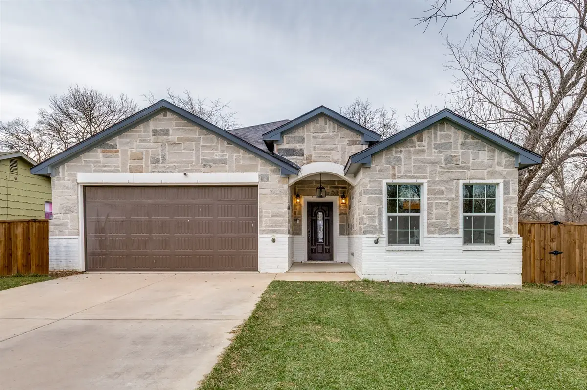 908 E Decatur Street, Ennis, TX 75119 - #1