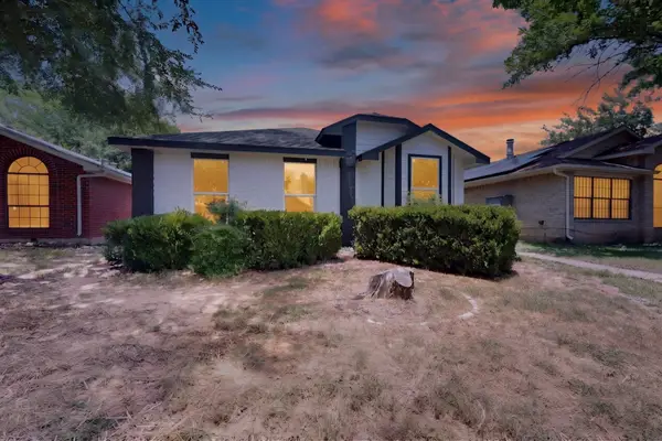 2607 Winter Oak Street, Dallas, TX 75227