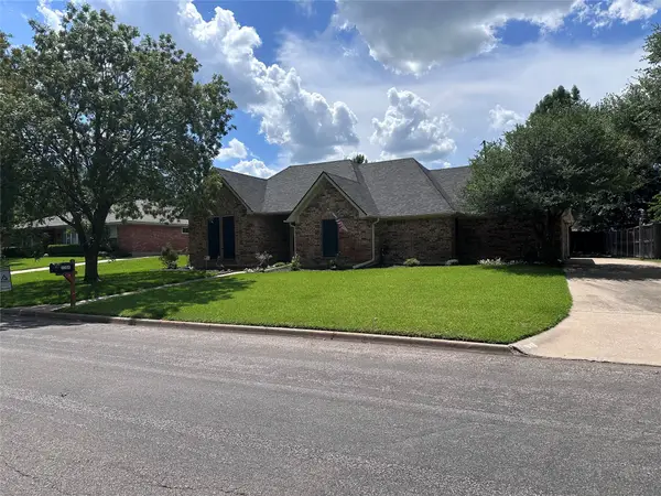 3204 Redbud Trail, Sherman, TX 75092