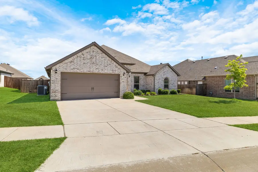 915 Timber Ridge Drive, Justin, TX 76247 - #2