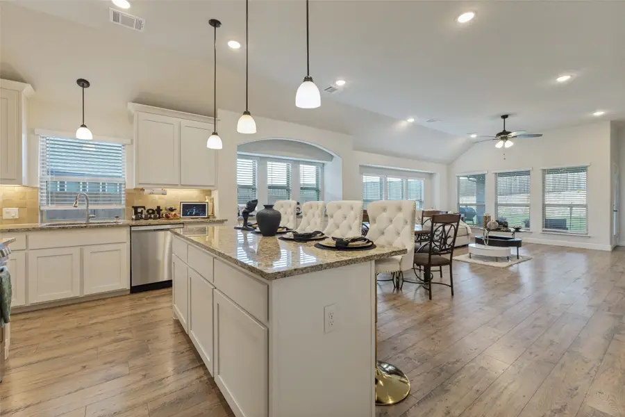 127 Woodlands Way, Balch Springs, TX 75181 - #3