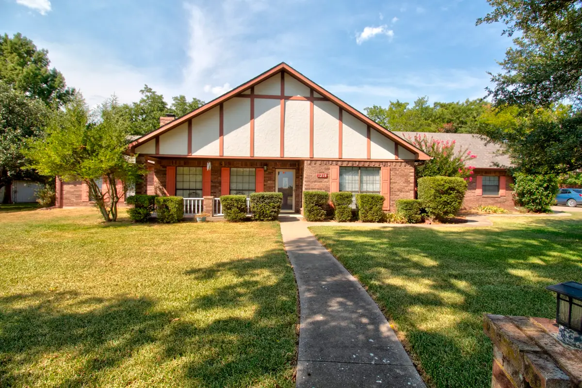 1219 Kiowa Drive E, Lake Kiowa, TX 76240 - #1