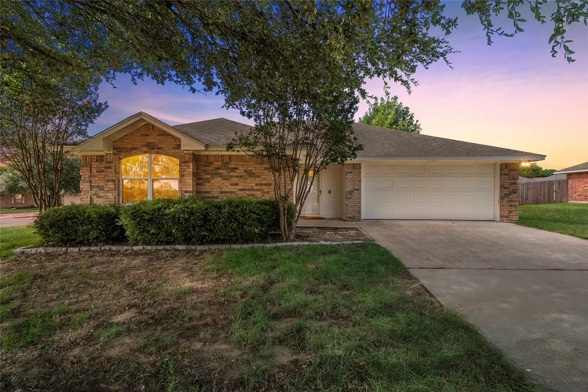 100 W Jade Drive, Hewitt, TX 76643 - #1