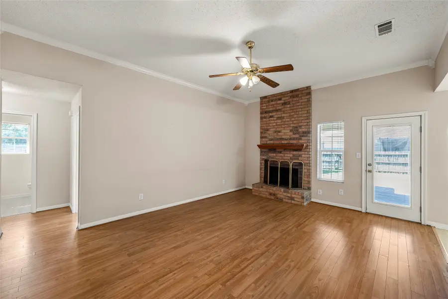 100 W Jade Drive, Hewitt, TX 76643 - #3