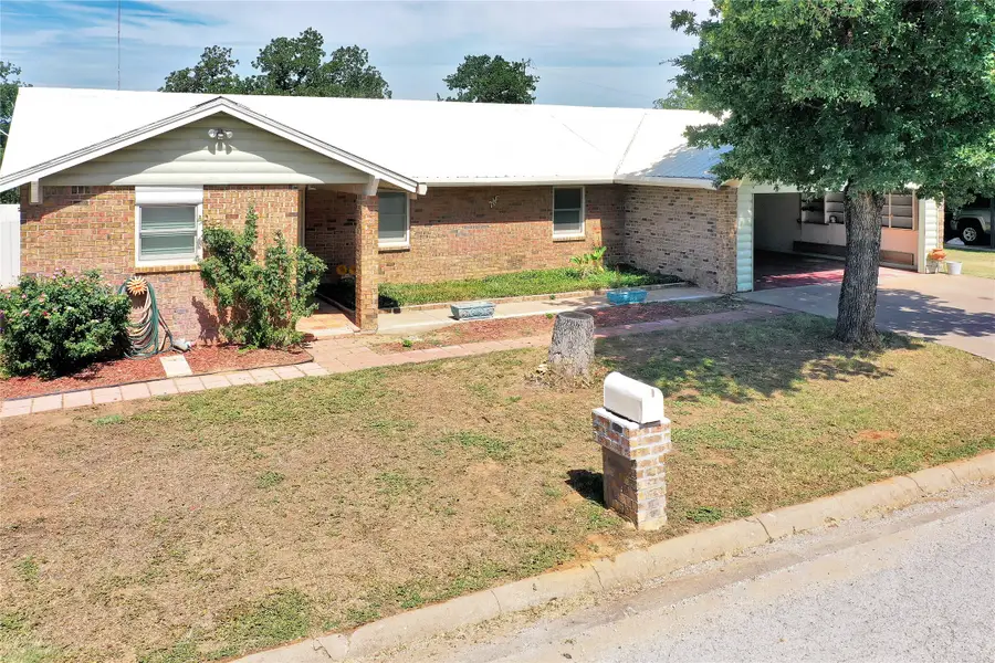 120 Brad Street, Jacksboro, TX 76458 - #2