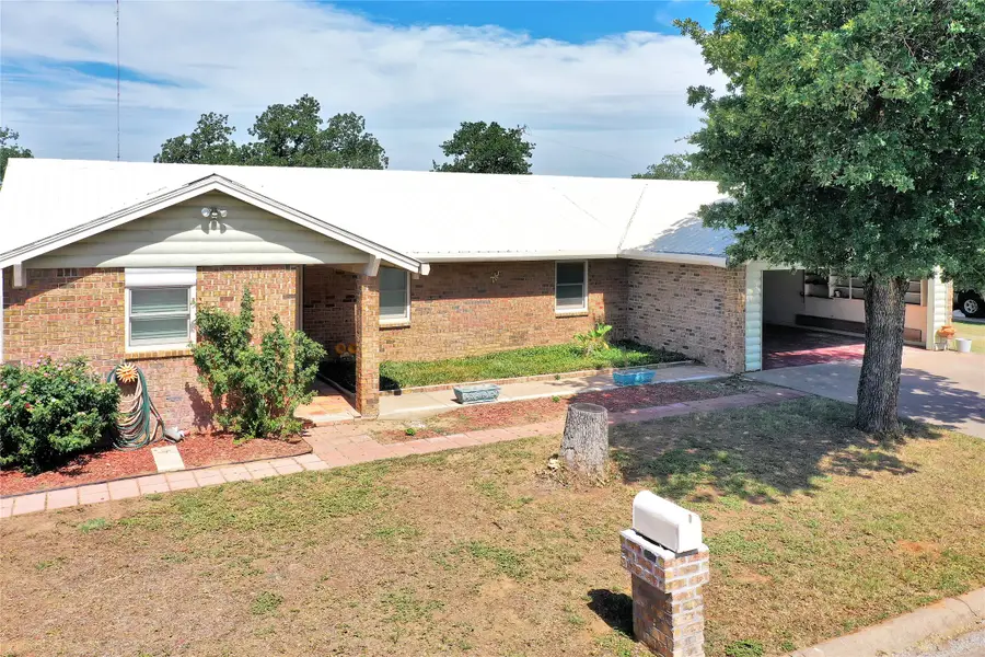 120 Brad Street, Jacksboro, TX 76458 - #3