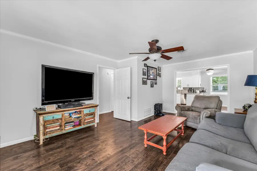 610 E Limestone Avenue, Mart, TX 76664 - #3