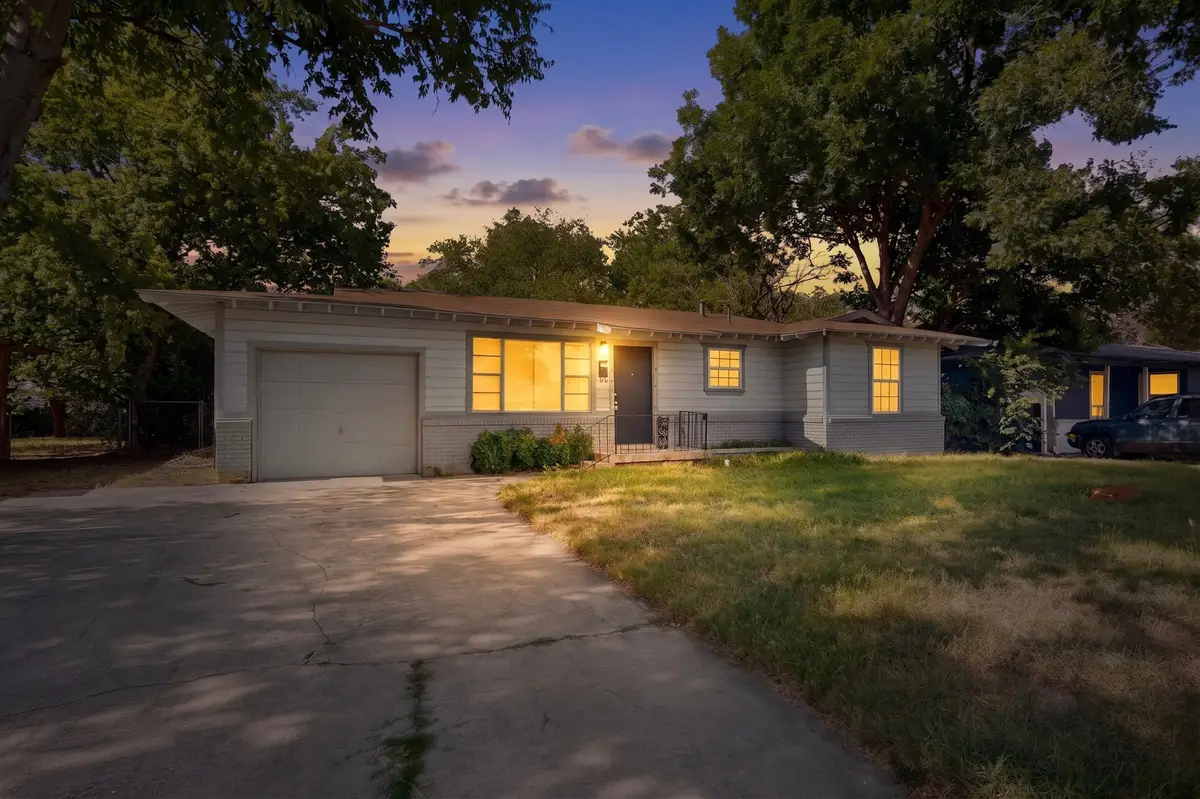 5573 Burton Avenue, Fort Worth, TX 76119 - #1