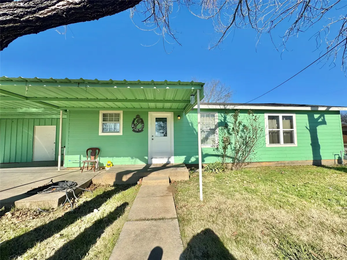 238 S 8th Street, Jacksboro, TX 76458 - #1