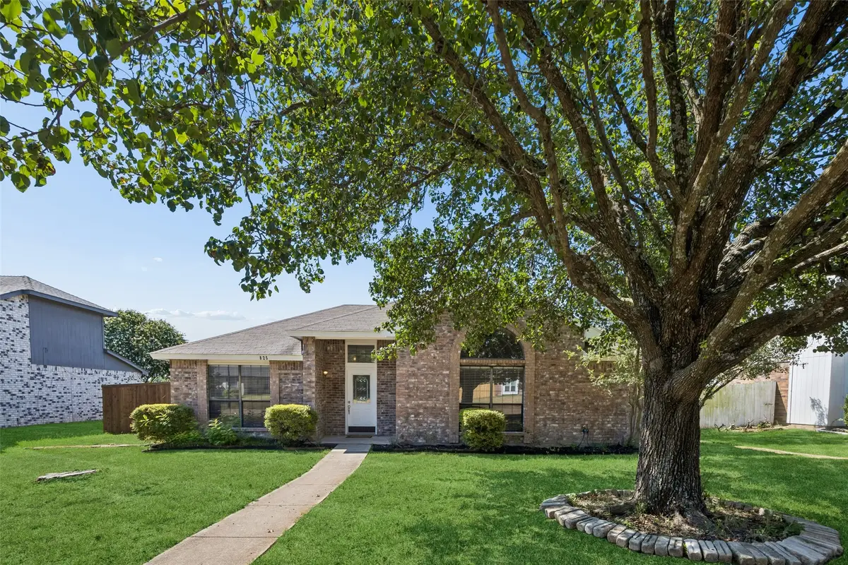 825 Weaver Street, Cedar Hill, TX 75104 - #1