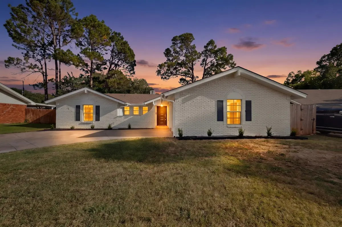 6608 Gary Lane, Fort Worth, TX 76112 - #1