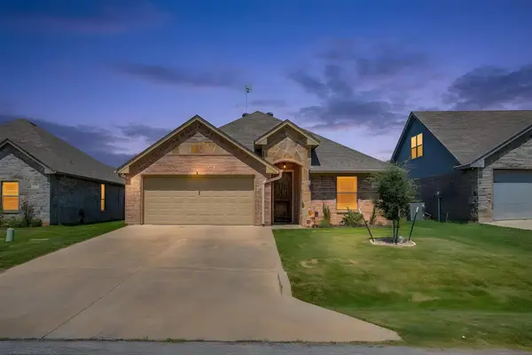 3207 Windcrest Drive, Granbury, TX 76049