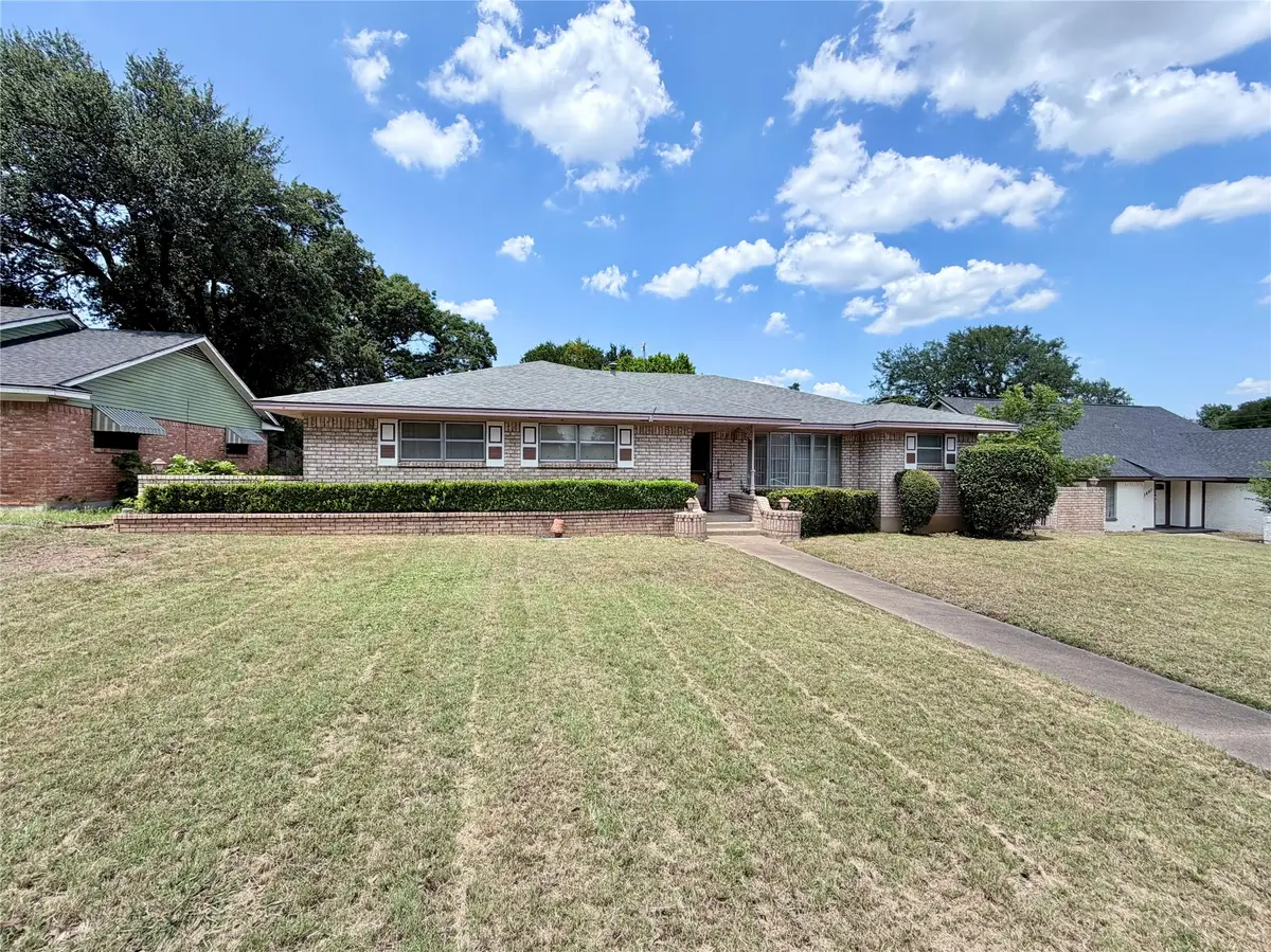 3811 Laurel Canyon Drive, Dallas, TX 75233 - #1
