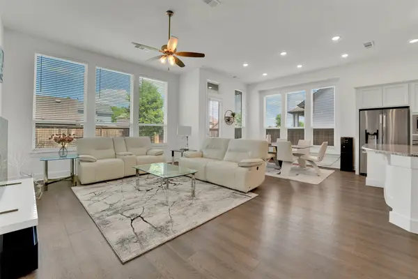 1824 Leo Drive, Van Alstyne, TX 75495