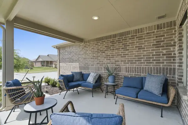 1028 Naranjos Drive, Fort Worth, TX 76052