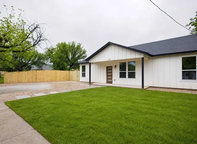 1319 Brady Avenue, Brownwood, TX 76801 - #2