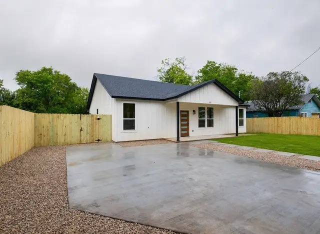 1319 Brady Avenue, Brownwood, TX 76801 - #3