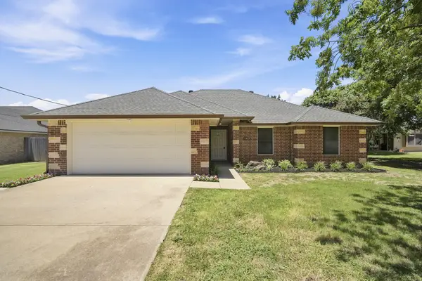 1519 Shawnee Road, Red Oak, TX 75165