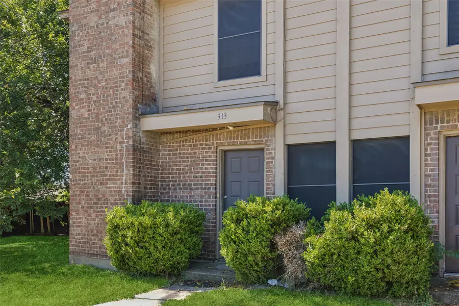 313 Cambridge Drive, Saginaw, TX 76179 - #3