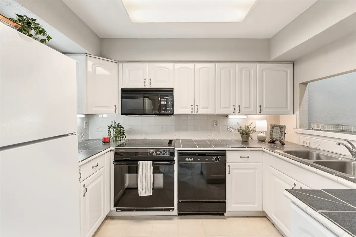 2732 Copper Creek Drive #202, Arlington, TX 76006 - #1
