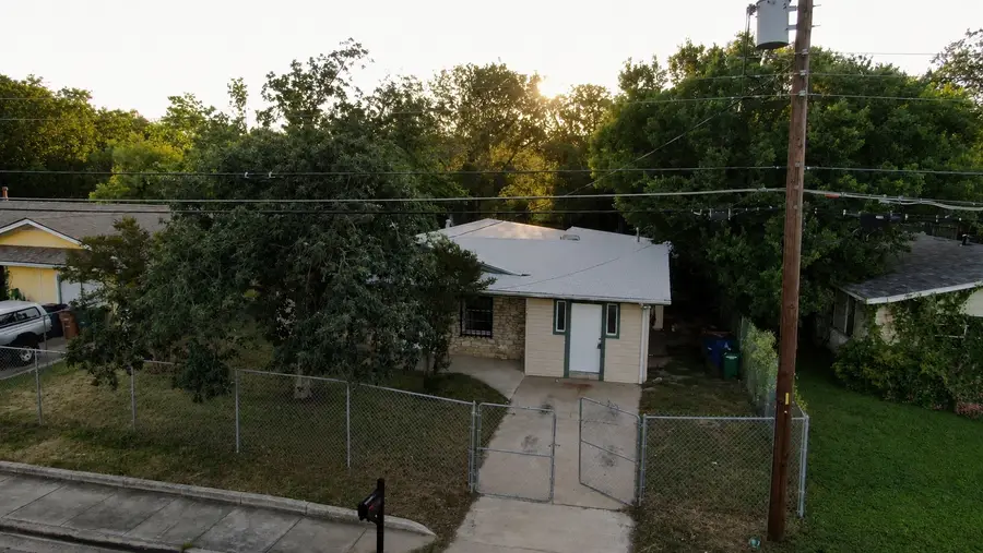1060 Gardner Road, Austin, TX 78721 - #2