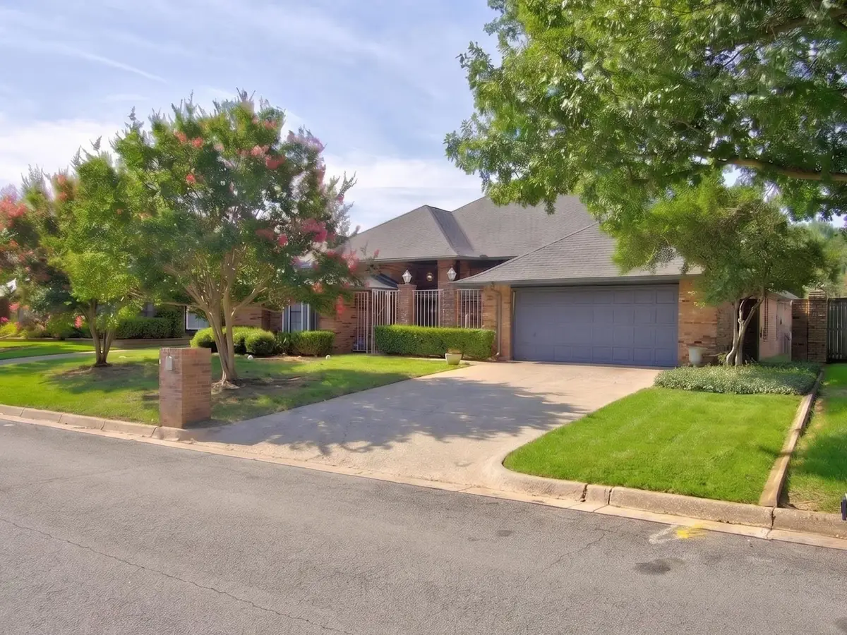 604 Gunnison Drive, Arlington, TX 76006 - #1