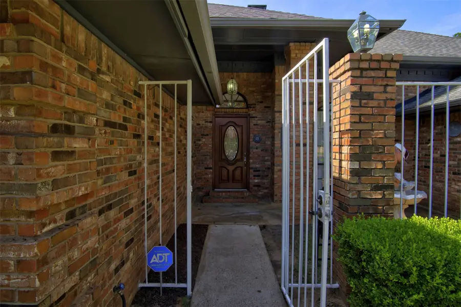 604 Gunnison Drive, Arlington, TX 76006 - #3