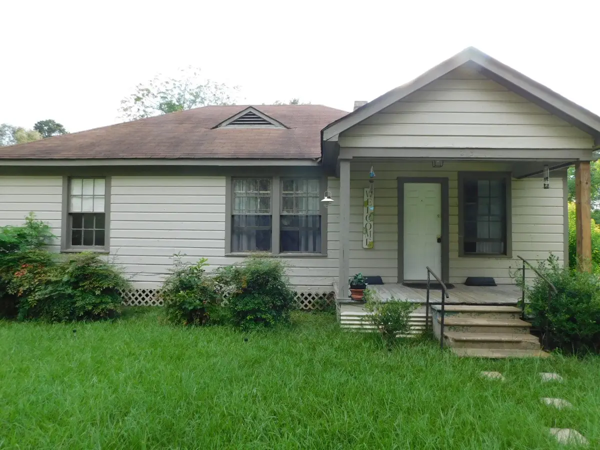 213 3rd Street Pinehill Street, Springhill, LA 71075 - #1
