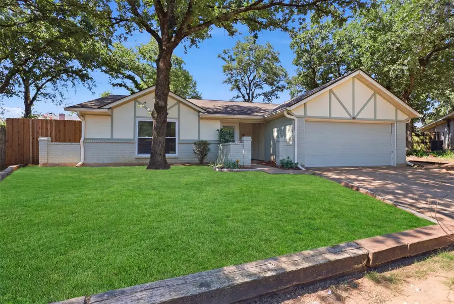 2400 York Minster Court, Arlington, TX 76006 - #2