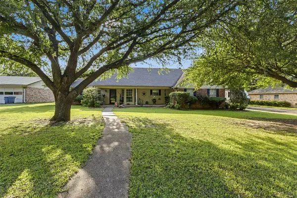 211 Meadow Dr, New Boston, TX 75570