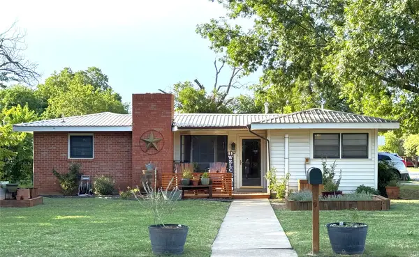 313 Miami, Coleman, TX 76834